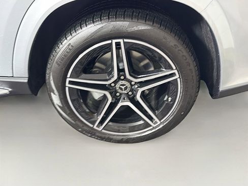 New 2026 Mercedes-Benz GLS 450 4MATIC image 35