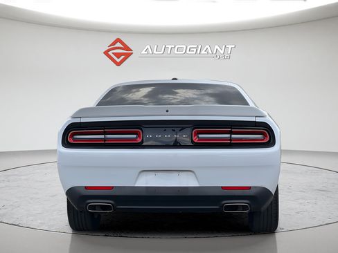 Used 2019 Dodge Challenger SXT RWD image 6