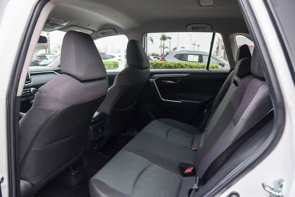 Used 2025 Toyota RAV4 XLE AWD/4WD image 20