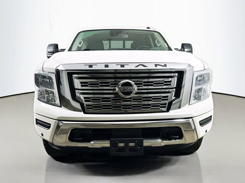 Used 2021 Nissan Titan SV w/ SV Convenience Package AWD/4WD image 2