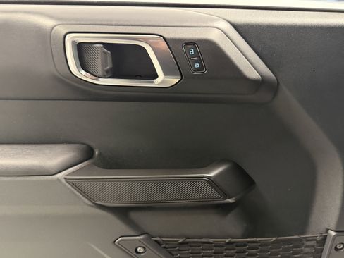 Used 2025 Ford Bronco Outer Banks image 23