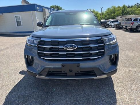 New 2026 Ford Explorer Active RWD image 2