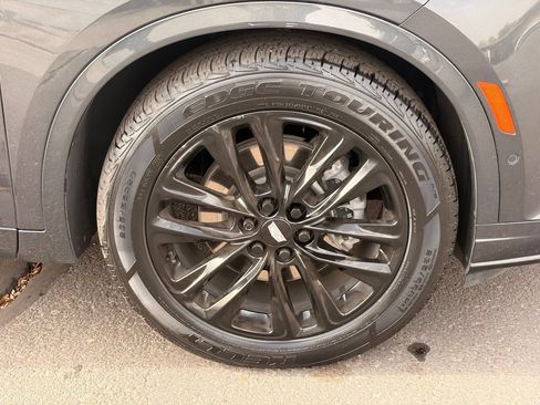 Used 2021 Cadillac XT6 Sport w/ LPO, ONYX Package AWD/4WD image 9