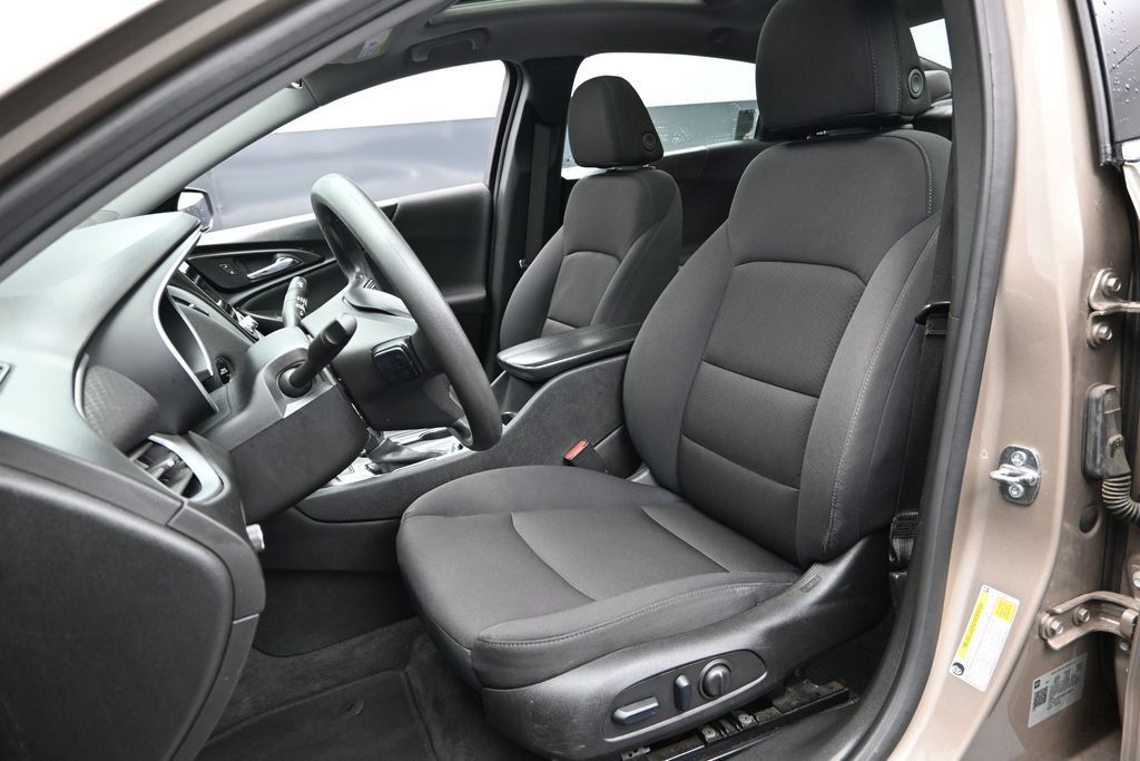 Used 2024 Chevrolet Malibu LT FWD image 21