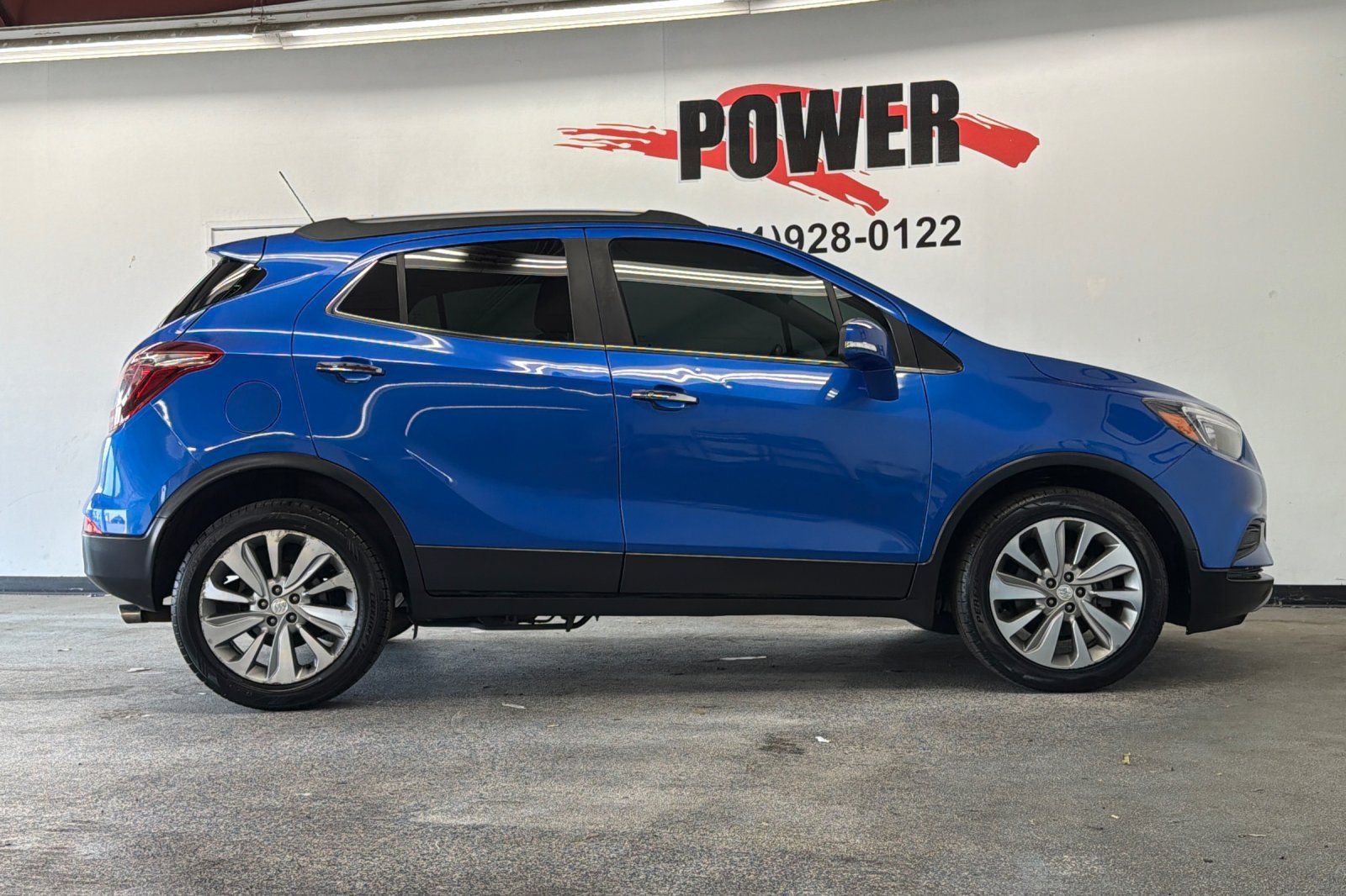Used 2017 Buick Encore Preferred FWD image 2