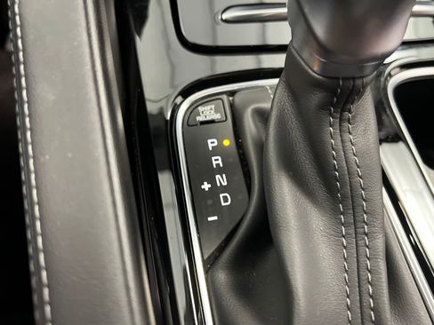 Used 2024 Kia Telluride EX w/ EX Captain's Chair Package image 58