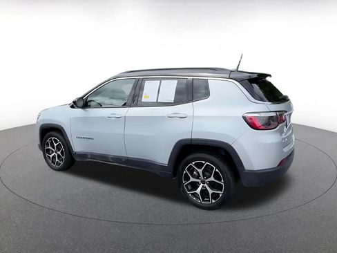 Used 2025 Jeep Compass Limited AWD/4WD image 10