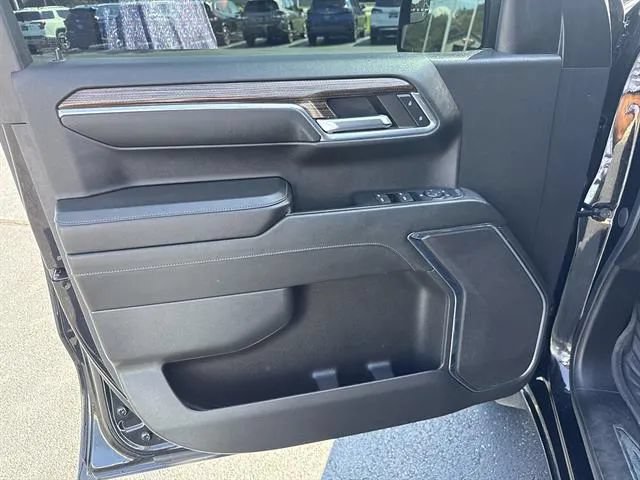 Used 2023 Chevrolet Silverado 1500 RST w/ Z71 Off-Road Package AWD/4WD image 8