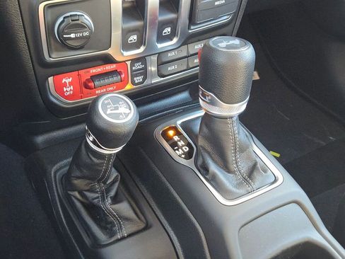 New 2025 Jeep Wrangler Rubicon w/ Xtreme 35 Tire Package image 22