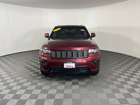 Used 2021 Jeep Grand Cherokee Laredo X AWD/4WD image 2