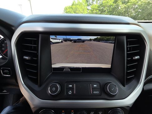Used 2023 GMC Acadia SLE FWD image 22