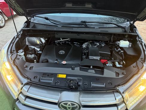 Used 2019 Toyota Highlander Limited image 29