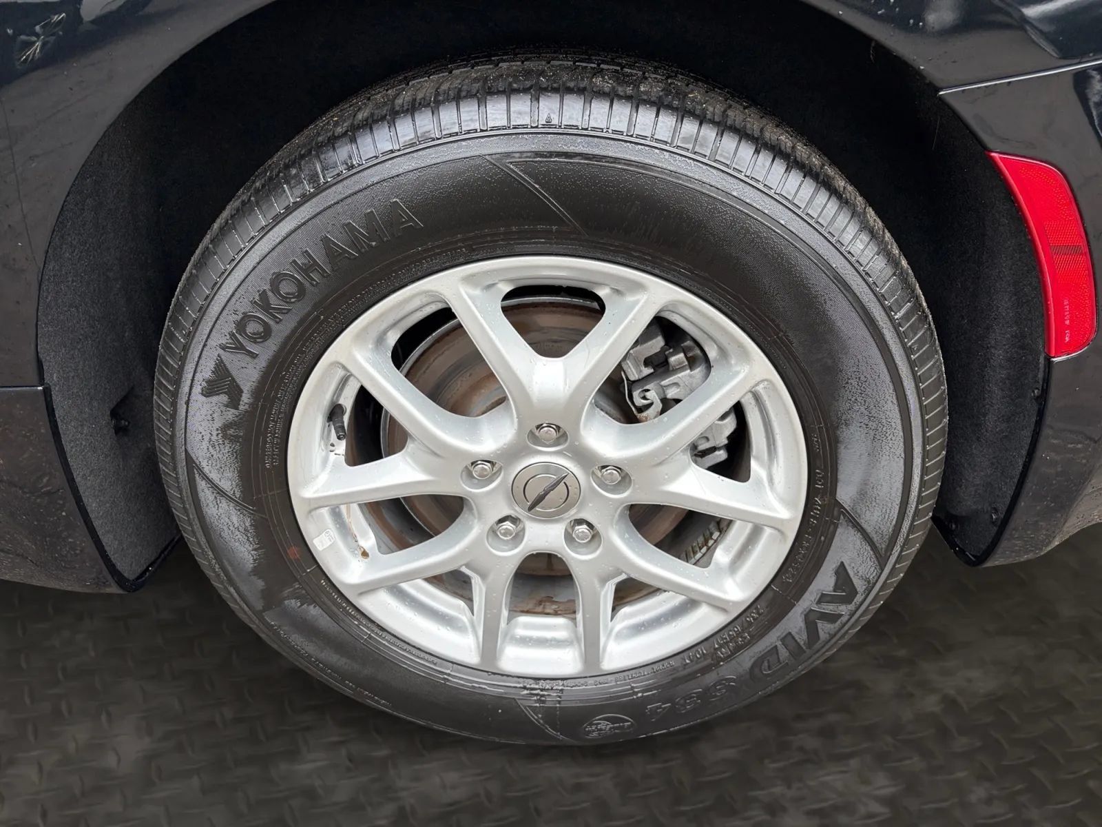 Used 2023 Chrysler Pacifica Touring-L FWD image 42