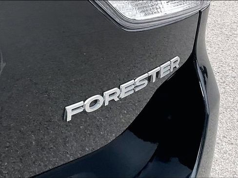 Used 2022 Subaru Forester Premium AWD/4WD image 8