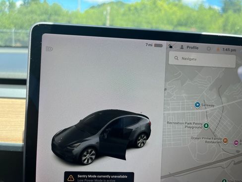 Used 2021 Tesla Model Y Long Range AWD/4WD image 17
