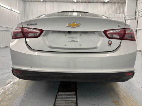 Used 2022 Chevrolet Malibu LT FWD image 5