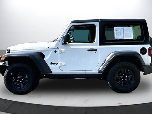 Used 2024 Jeep Wrangler Sport AWD/4WD image 5