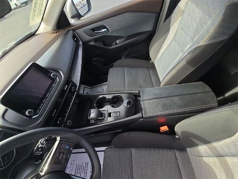Certified 2023 Nissan Rogue SV image 14