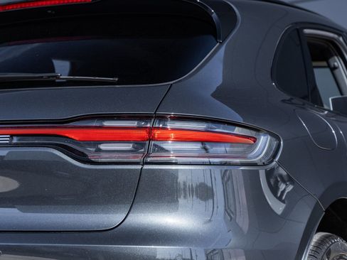 New 2026 Porsche Macan image 16