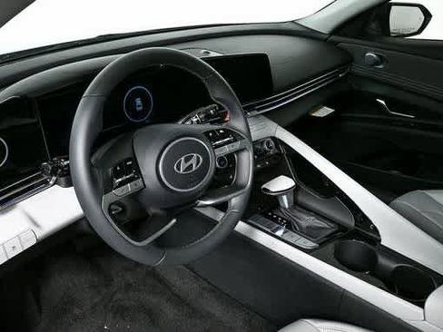 New 2026 Hyundai Elantra Limited image 31