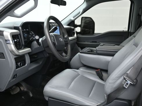 Used 2024 Ford F250 XL w/ XL Driver Assist Package RWD image 3