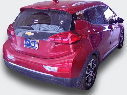 Used 2019 Chevrolet Bolt Premier w/ Infotainment Package image 3