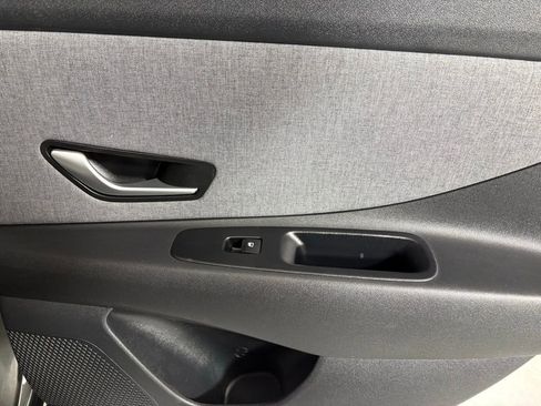 Used 2024 Hyundai Elantra Limited FWD image 17