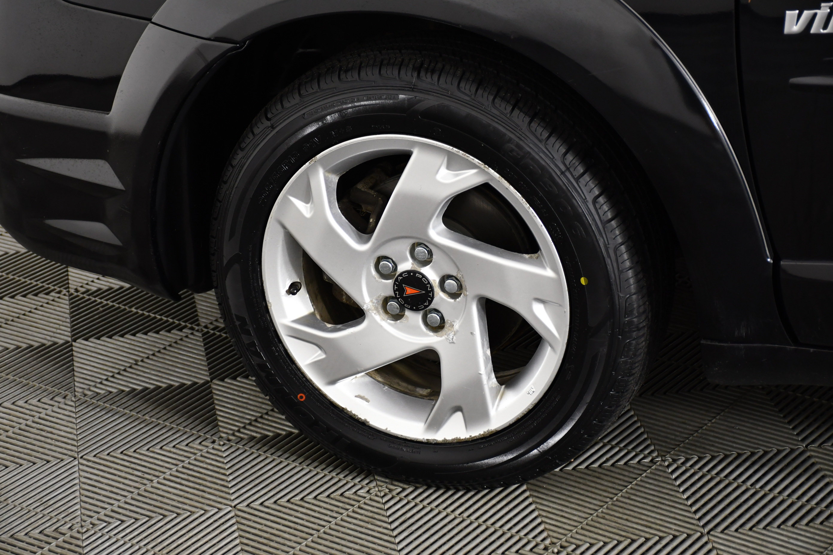 Used 2005 Pontiac Vibe w/ Power Group Value Package FWD image 46