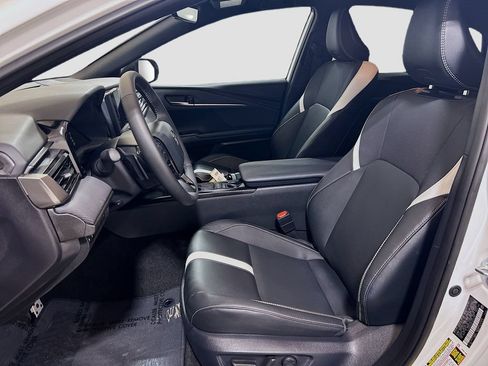 Used 2026 Toyota Camry Hybrid w/ Convenience Package FWD image 17