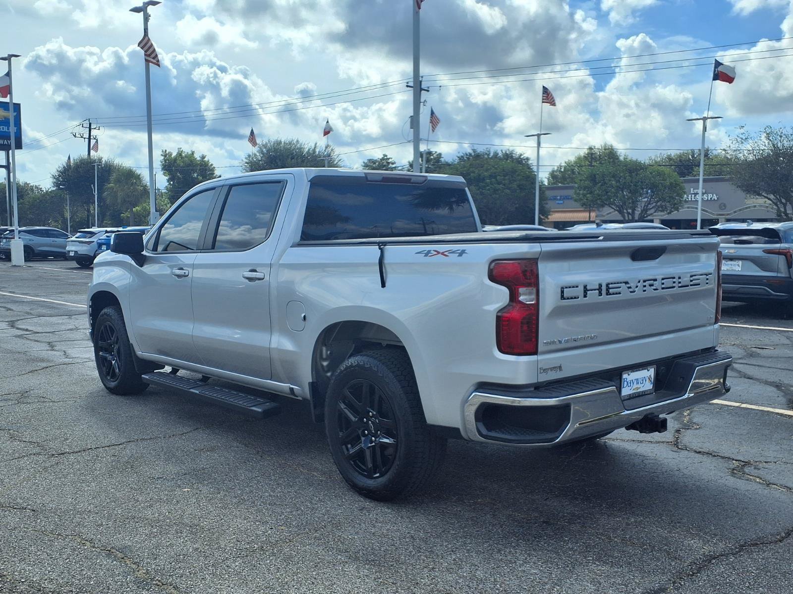 Used 2021 Chevrolet Silverado 1500 LT AWD/4WD image 22