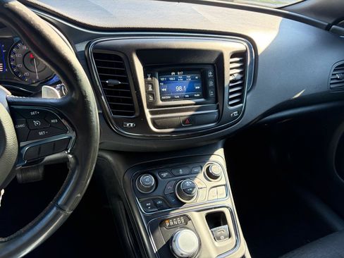 Used 2016 Chrysler 200 S w/ Comfort Group FWD image 13