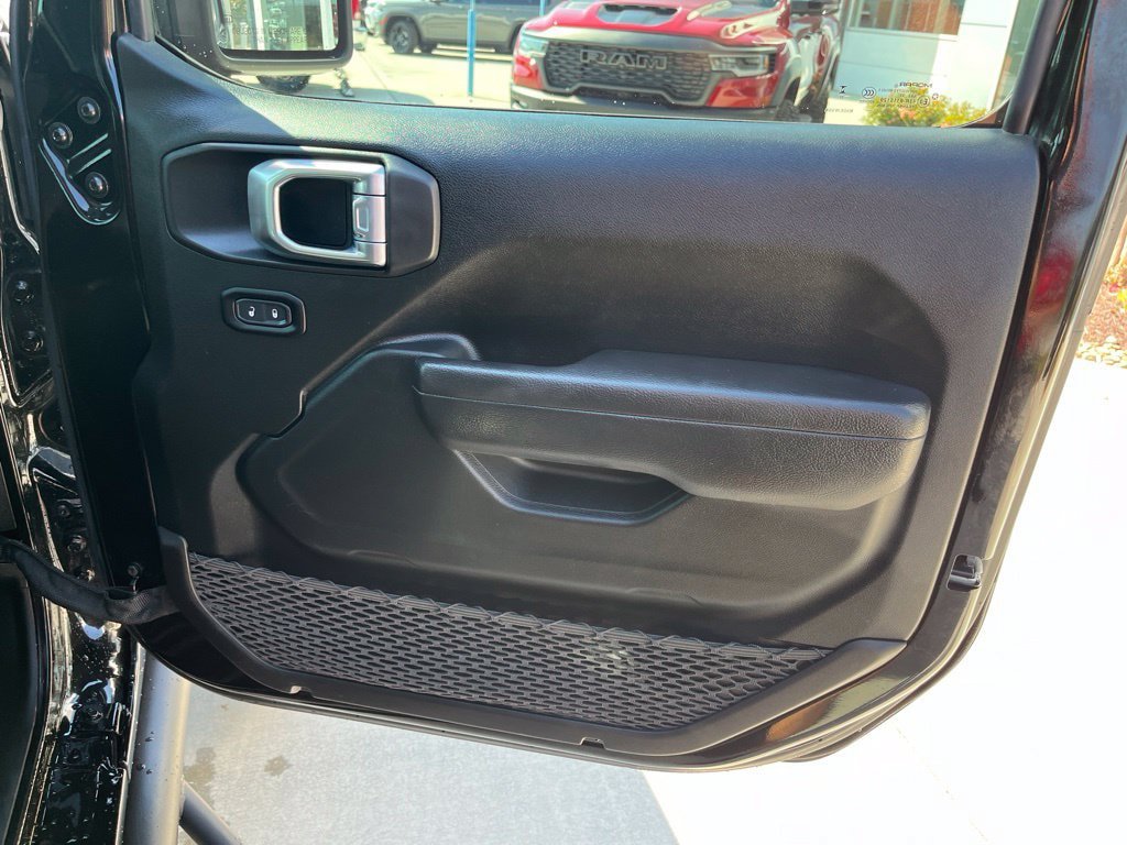 Used 2023 Jeep Wrangler Unlimited Sport AWD/4WD image 27