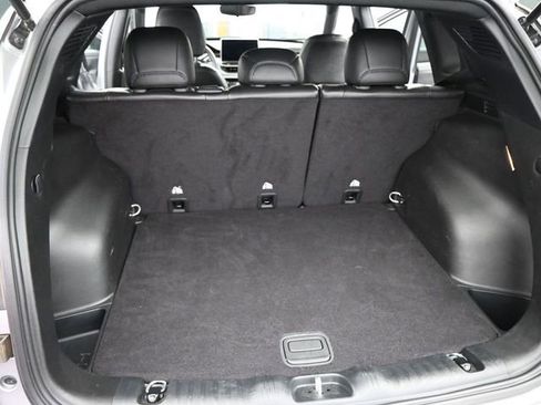 Used 2024 Jeep Compass Latitude image 17