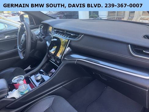 Used 2023 Jeep Grand Cherokee Altitude image 16