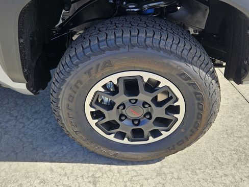 New 2025 Toyota Tacoma TRD Off-Road image 12