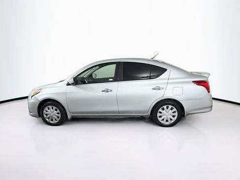 Used 2016 Nissan Versa SV FWD image 4