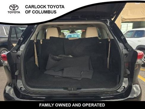 Used 2023 Toyota Highlander XLE image 9
