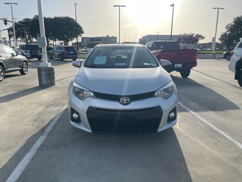 Used 2014 Toyota Corolla S Premium w/ Driver Convenience Package FWD image 9