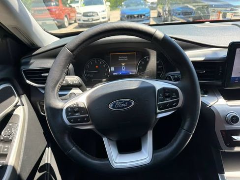 Certified 2020 Ford Explorer XLT w/ Equipment Group 202A AWD/4WD image 27