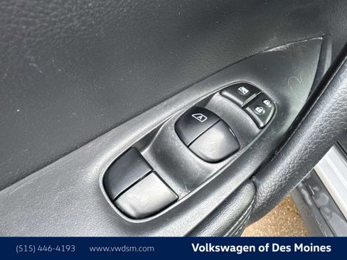 Used 2018 Nissan Rogue SV image 22