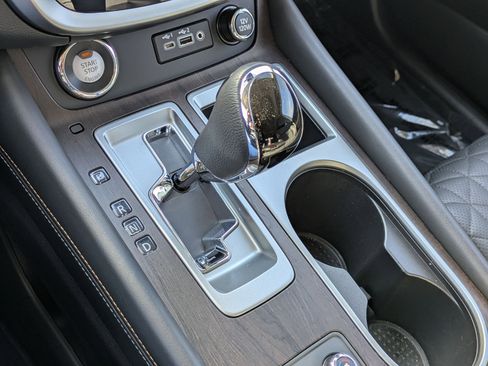 Certified 2024 Nissan Murano Platinum w/ Cargo Package image 23