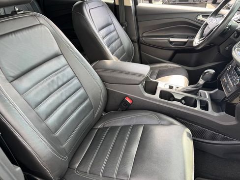 Certified 2017 Ford Escape Titanium FWD image 6