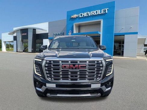 New 2026 GMC Yukon XL Denali w/ Denali Reserve Package RWD image 9