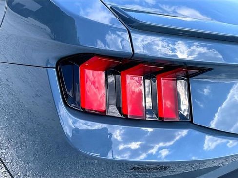 Used 2025 Ford Mustang Premium RWD image 28