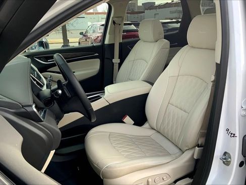 Used 2023 Buick Enclave Avenir w/ Avenir Technology Package image 25