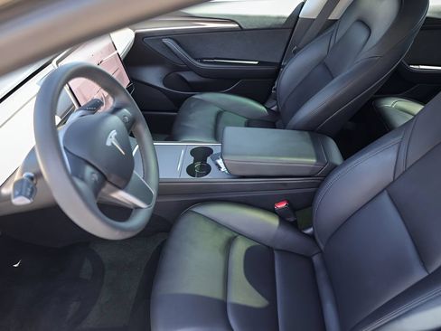 Used 2023 Tesla Model 3 Standard Range RWD image 9