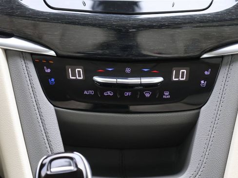 Used 2022 Cadillac XT6 Premium Luxury w/ Technology Package AWD/4WD image 22