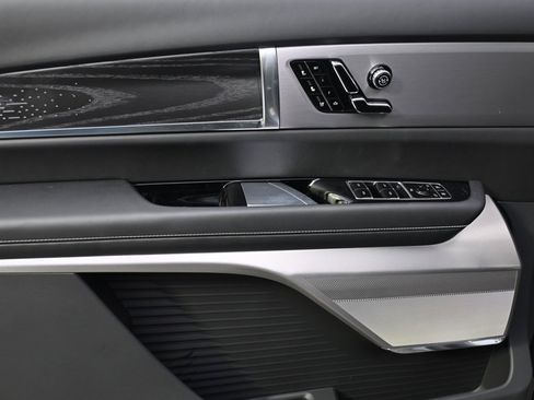 New 2026 Cadillac Vistiq Platinum image 23