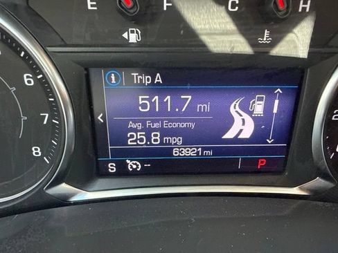 Used 2022 GMC Terrain SLE w/ Driver Convenience Package FWD image 5