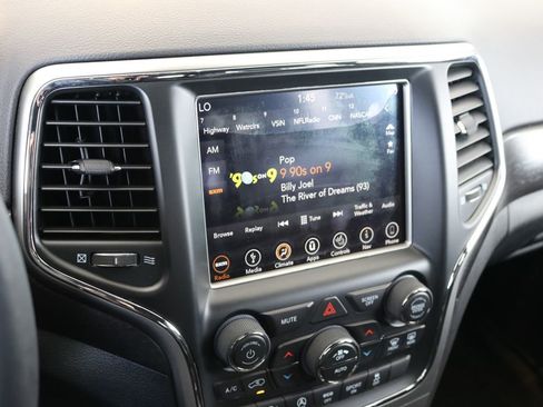 Used 2018 Jeep Grand Cherokee Altitude AWD/4WD image 43